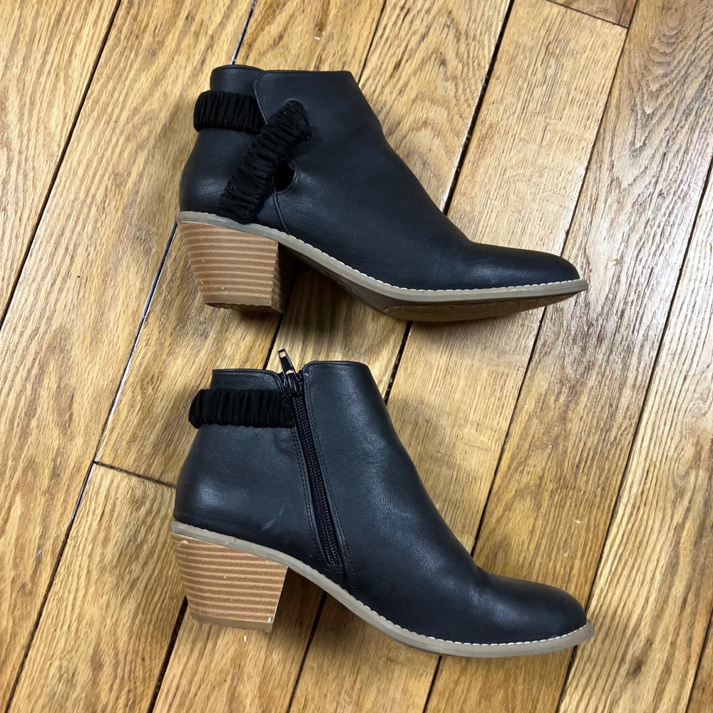 Black Faux Leather Ankle Boots Women's Stacked‎ Heel Side Zip Ruffle Accent